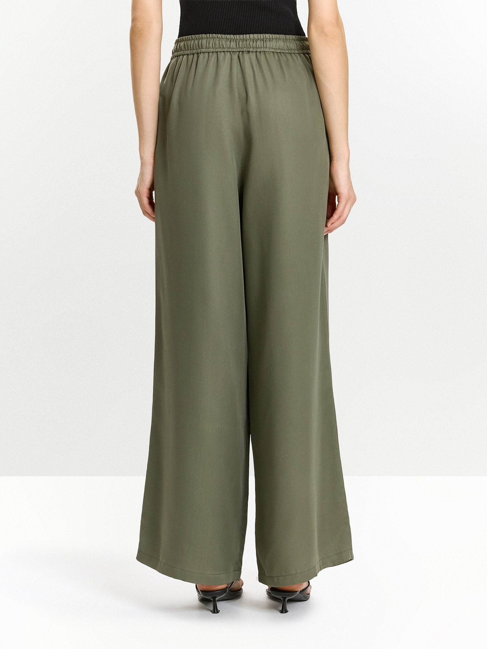 Брюки из 100% тенсела на резинке